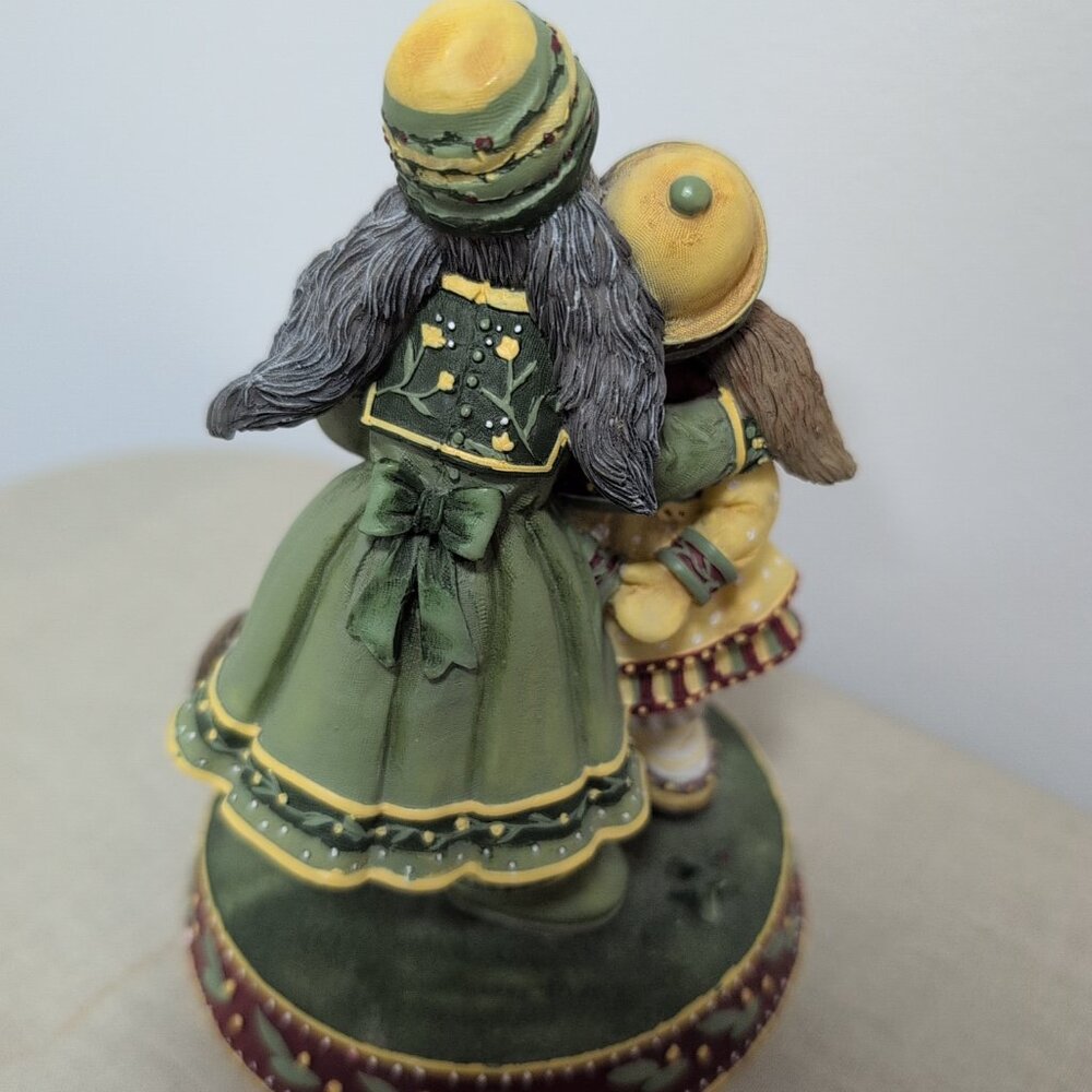 Woodsong 2002 "Sisters" Collectable From Demdaco - Picture 4 of 5
